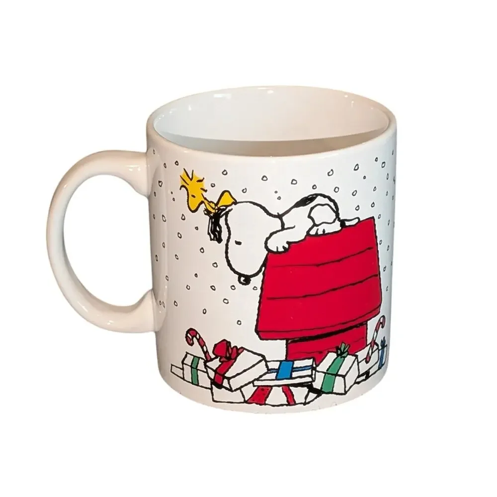 Peanuts Christmas Chillin Snoopy on Dog House Ceramic 20 oz. Coffee Tea Mug Cup